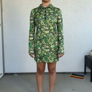 Small green patterned Zara dress. Show on a model height 5’1